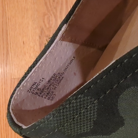 Steve Madden camo slip on platform sneakers - Picture 3 of 5